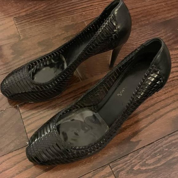 Cole Haan Nike Air Black Pumps - size 6 - Picture 1 of 2